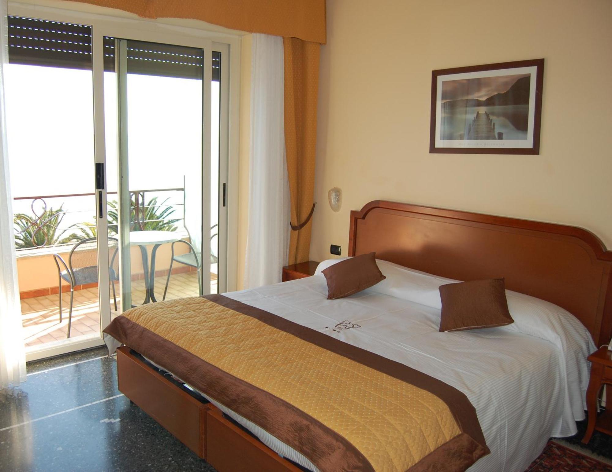 Grand Moroni 4*