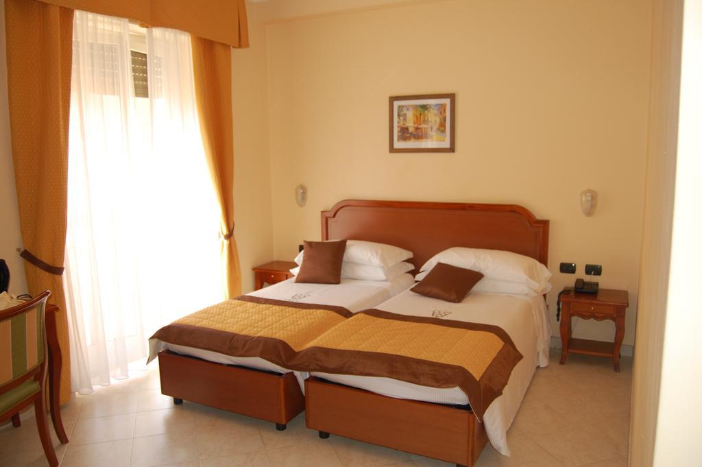 Grand Moroni 4*