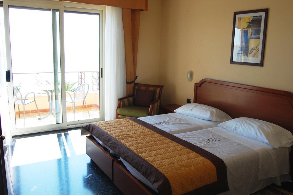 Hotel Grand Moroni 4*